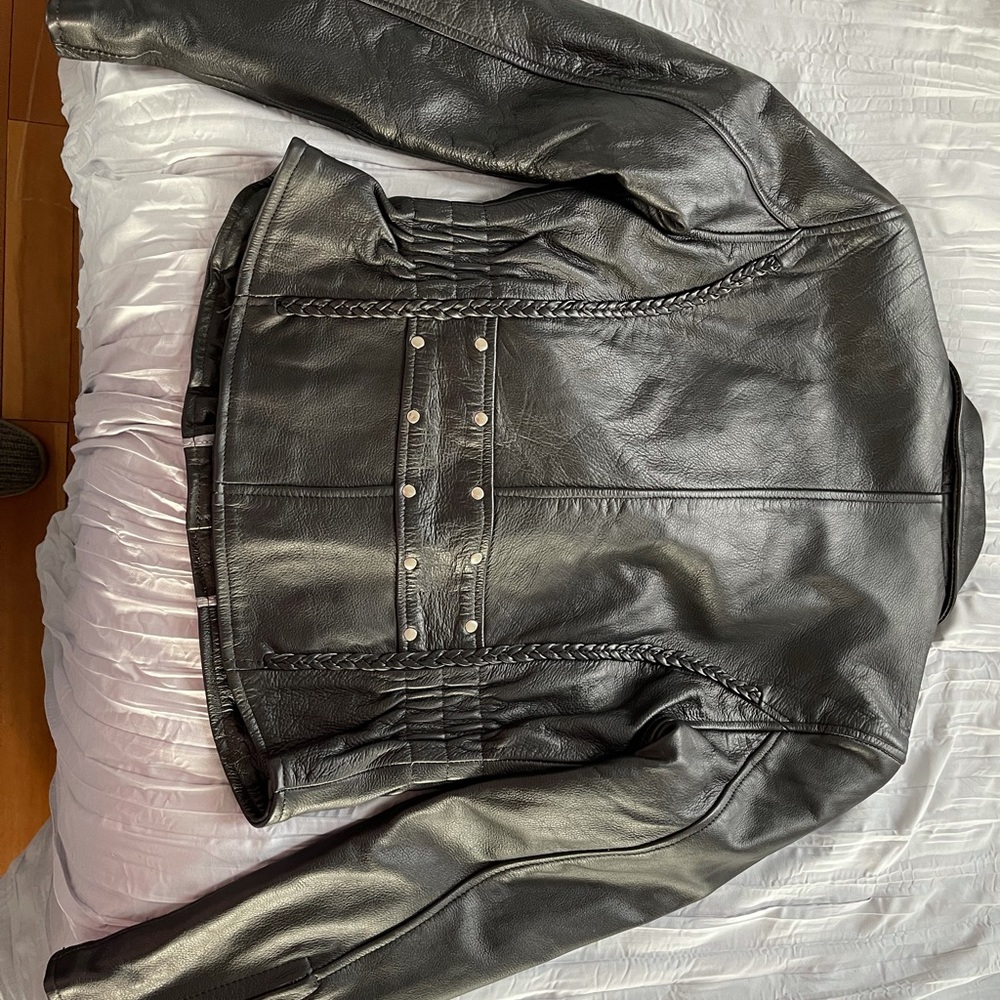 Like New-Women’s black leather Jacket